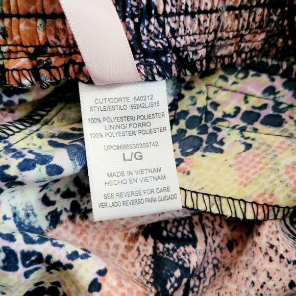 NWOT Shorts - Picture 11 of 11